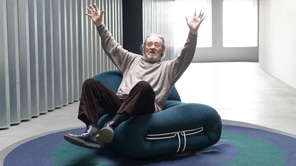 Cassina re-releases Soriana armchairs and sofas, designed by Aphra and Tobia Scarpa