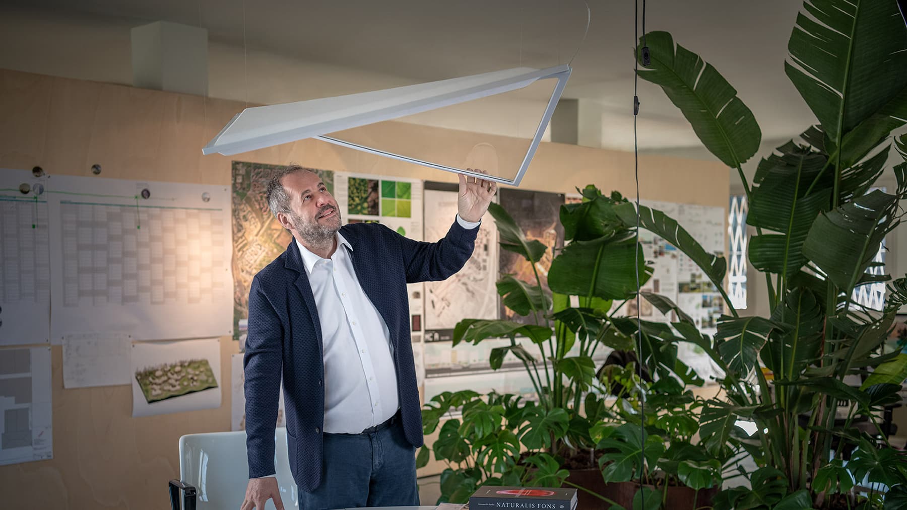 Светильник Flexia Artemide, дизайнер Марио Кучинелла