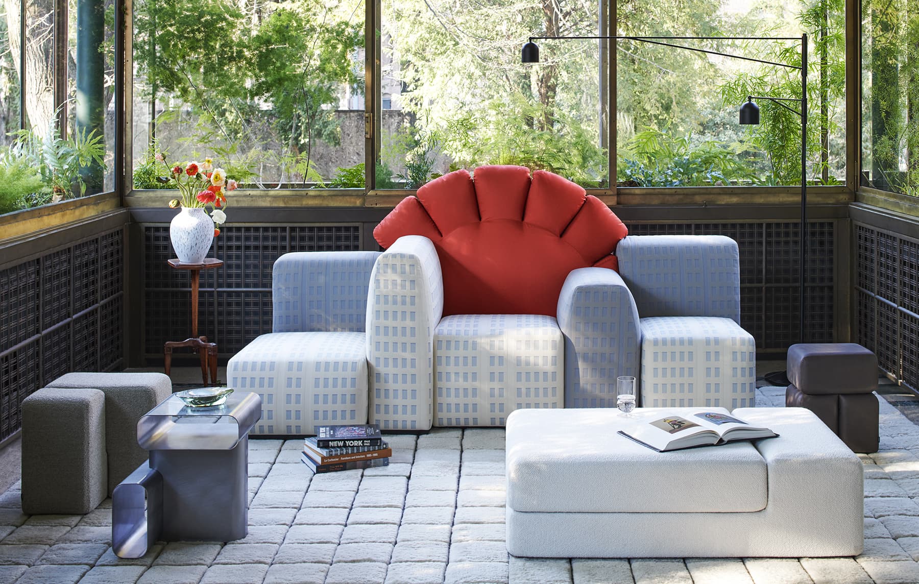Новое звучание культового дивана Tramonto a New York фабрики Cassina