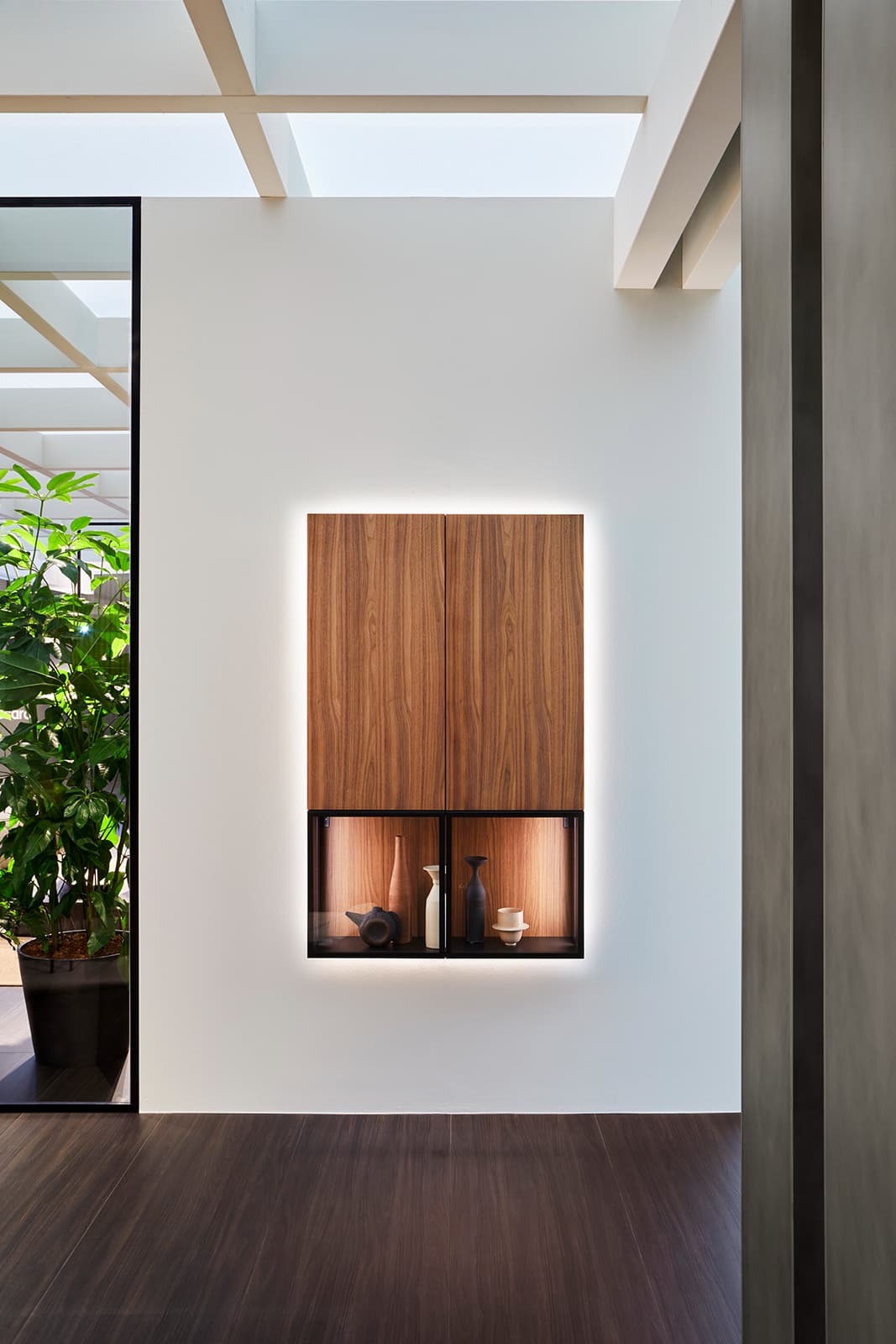 Wallover® Frame Glass Door