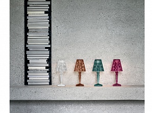 Новинка от Kartell: светильник Big Battery, дизайн Ферруччо Лавиани.