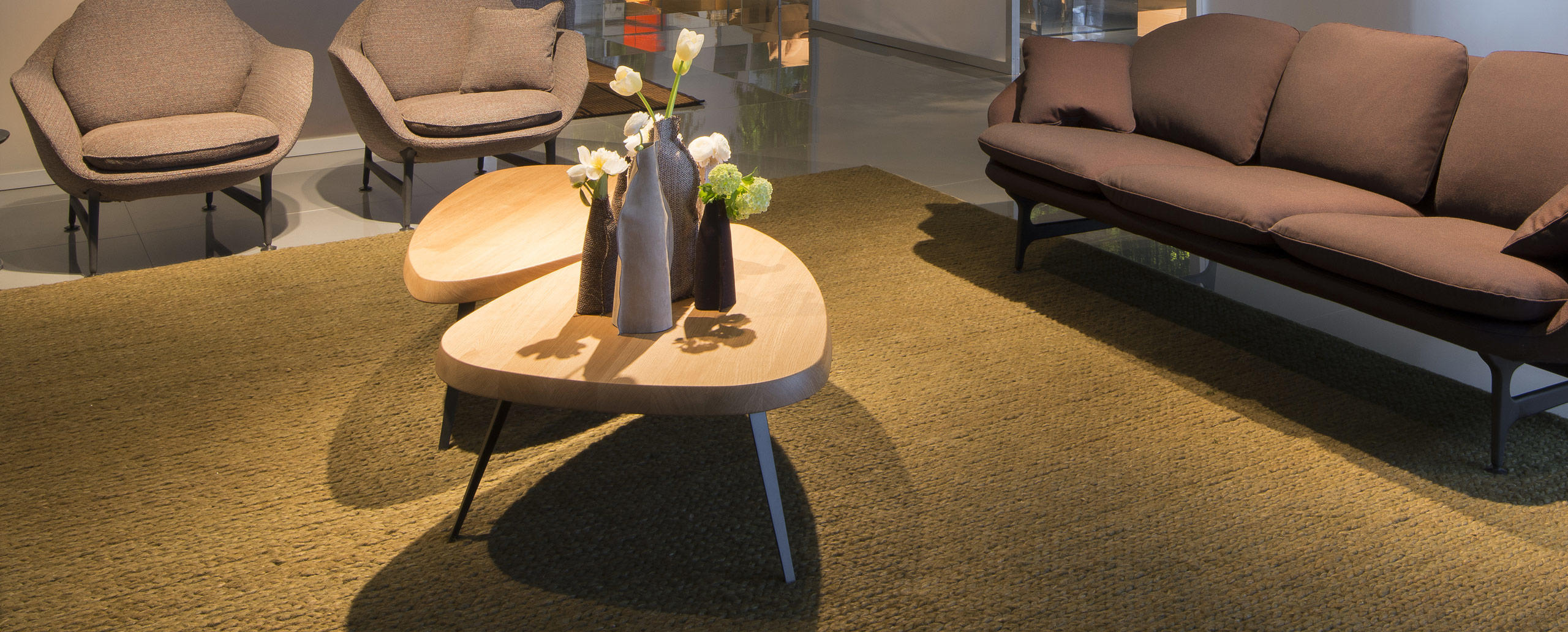 Стол 527 MEXIQUE, Cassina. Дизайнер Charlotte Perriand