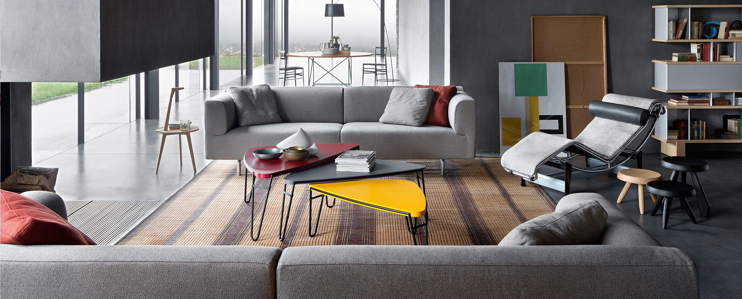 Столик 519 PETALO, Cassina. Дизайнер Charlotte Perriand