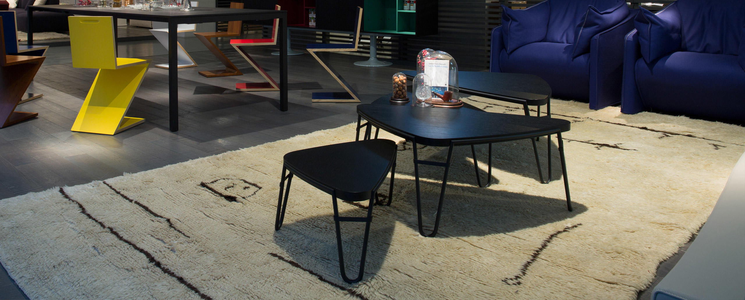 Столик 519 PETALO, Cassina. Дизайнер Charlotte Perriand